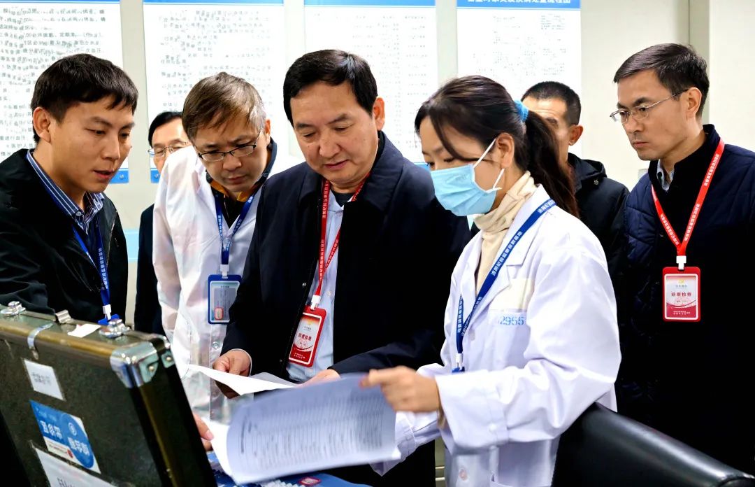 祁建峰到宣教基地看望慰问一线工作人员